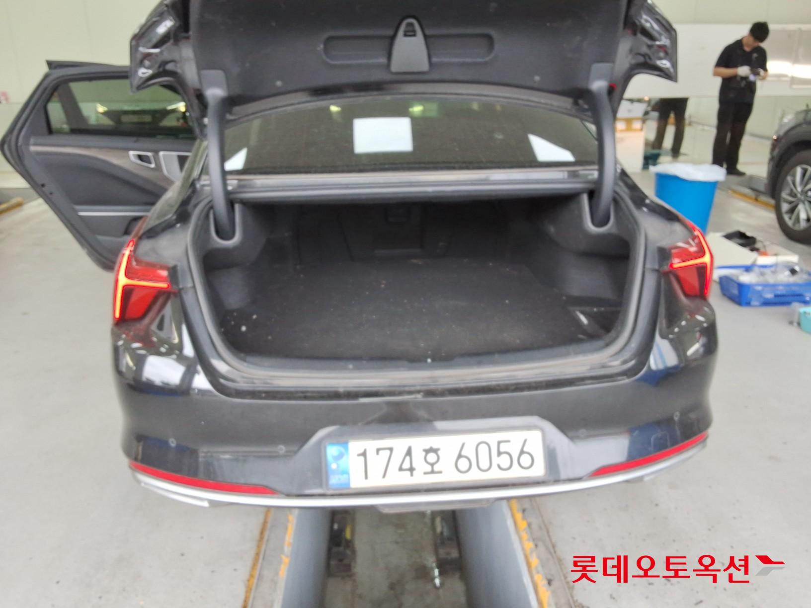 2022 - kia k8