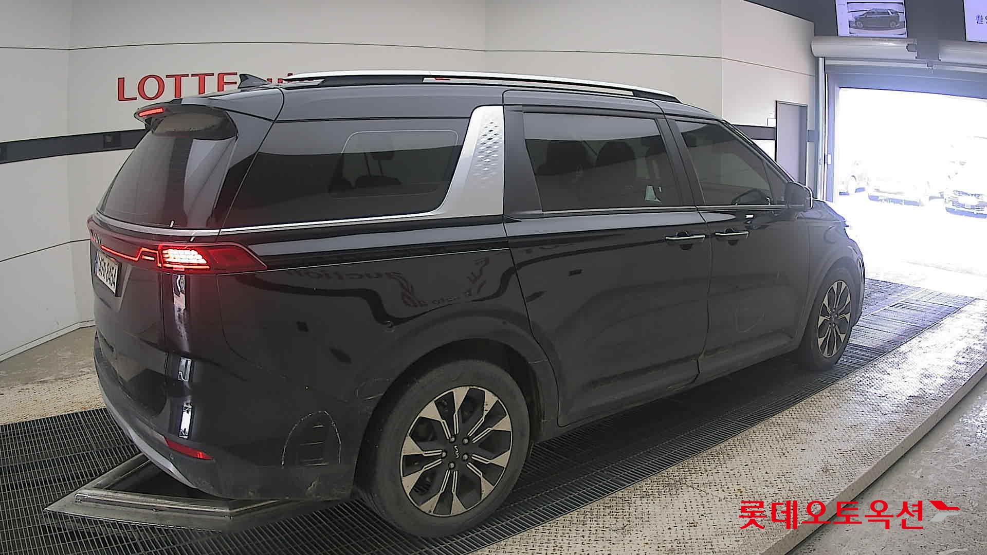 2023 - kia carnival