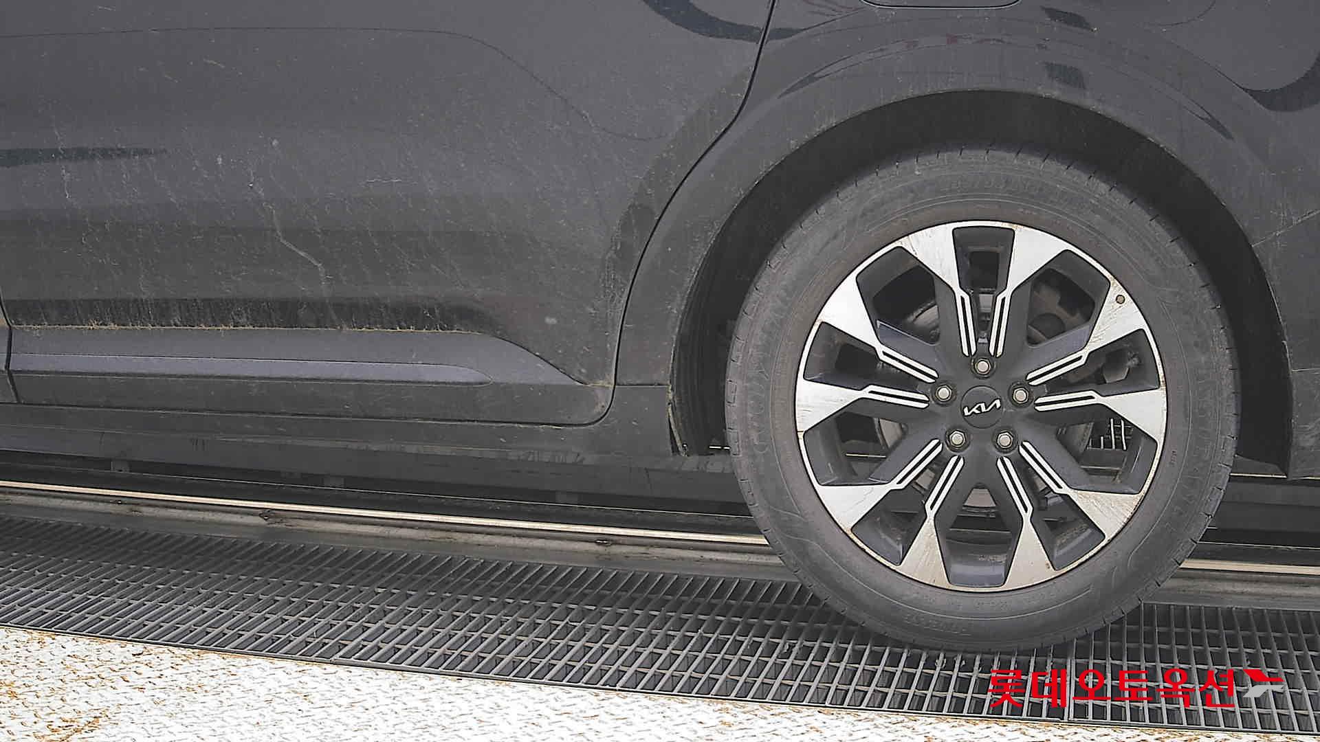 2023 - kia carnival