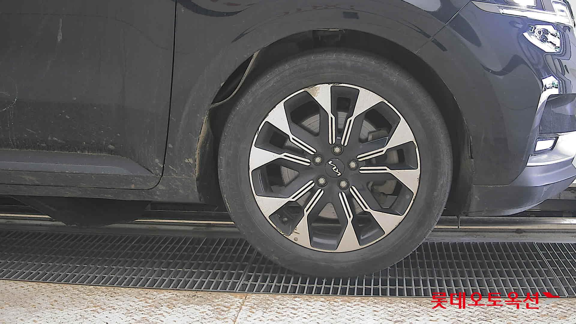 2023 - kia carnival