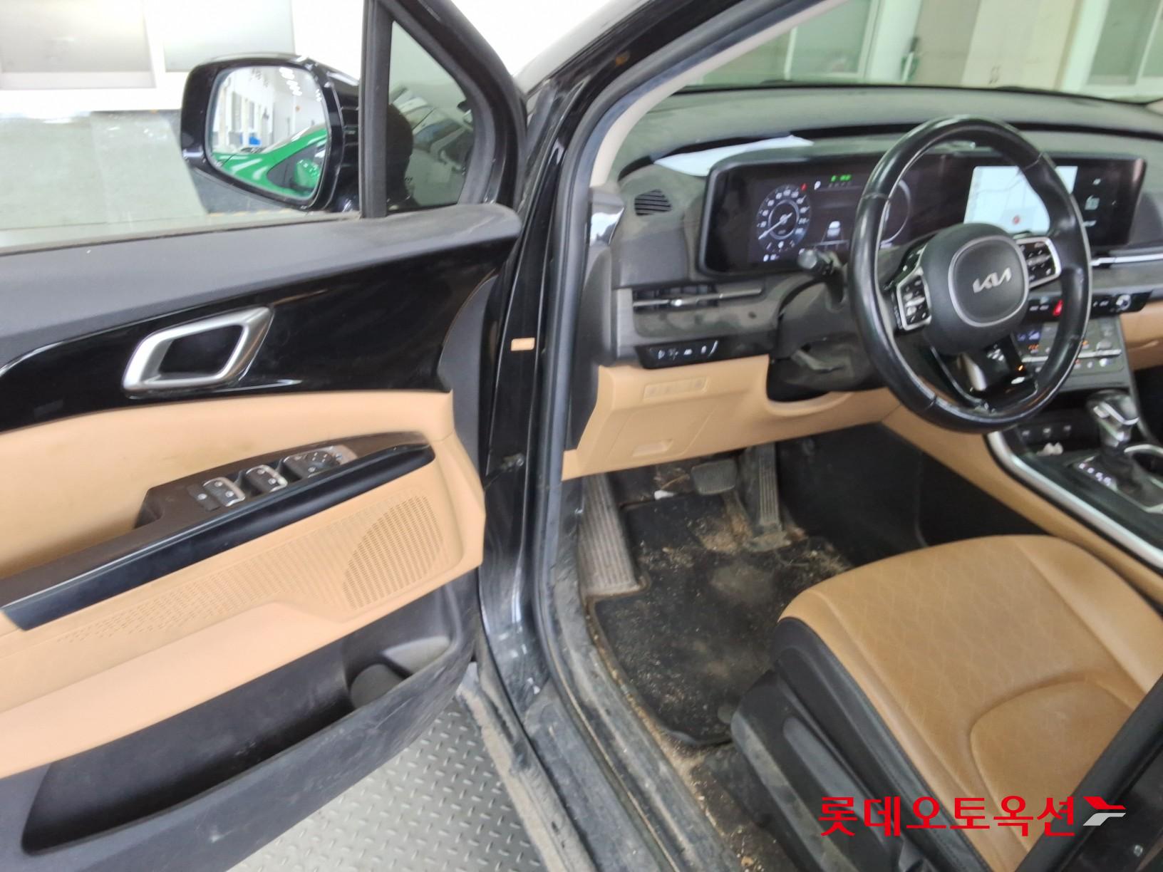 2023 - kia carnival