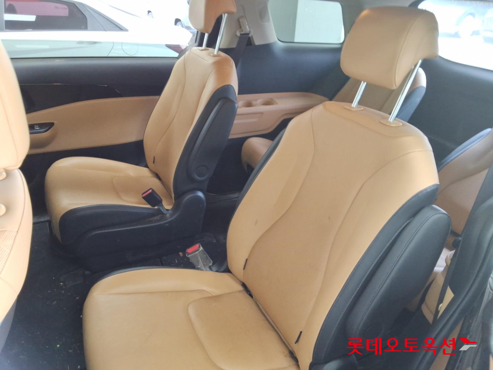 2023 - kia carnival