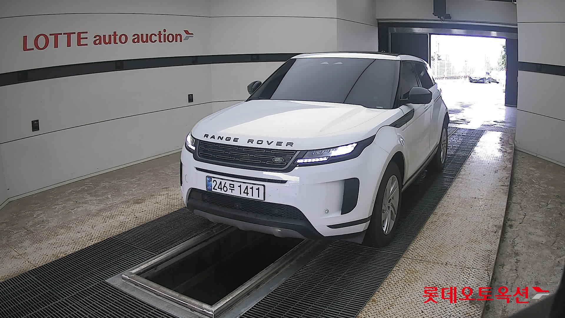 2025 - land rover range rover