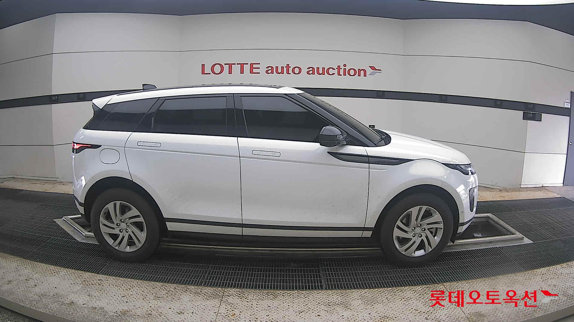 2025 - land rover range rover