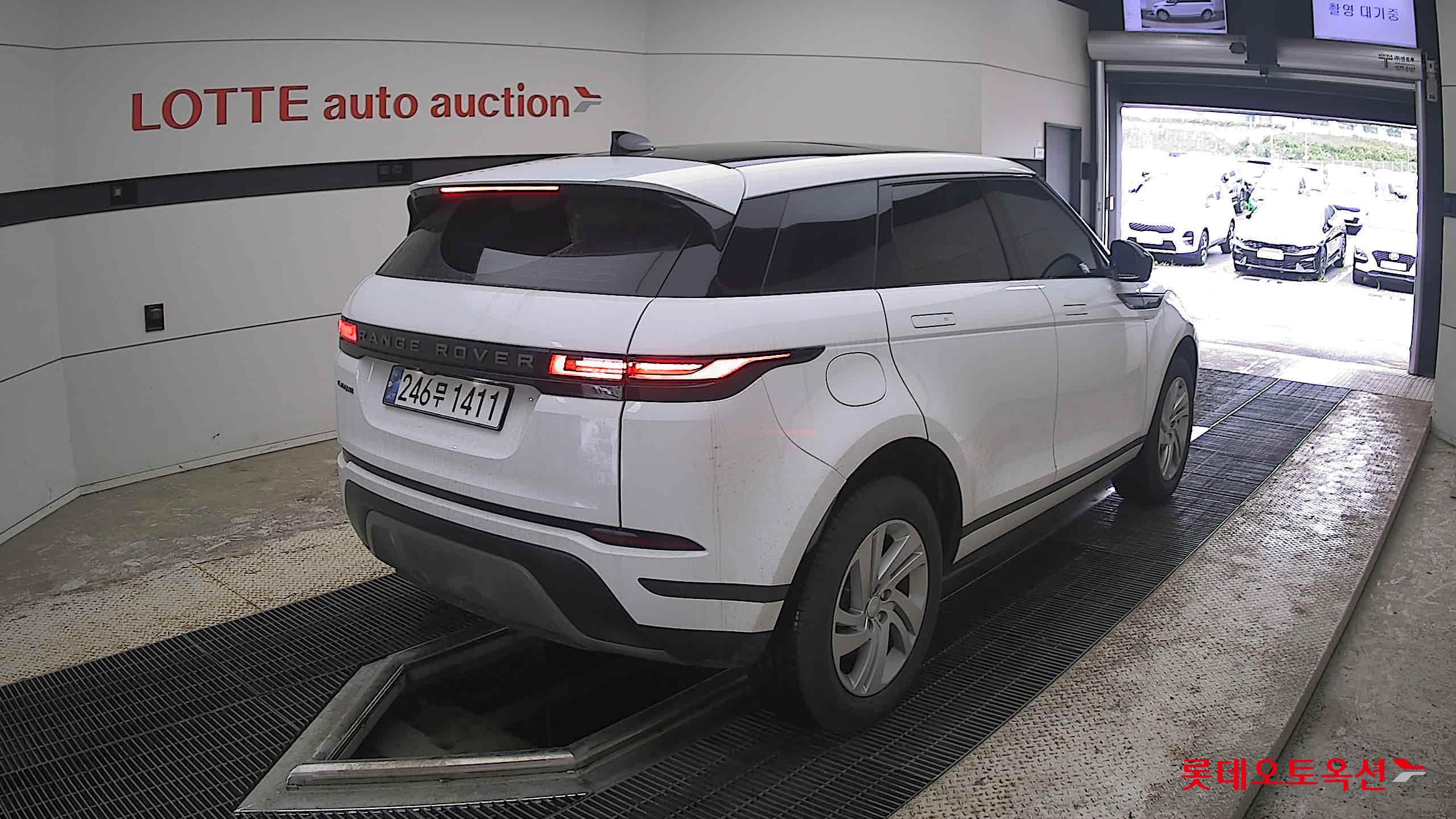 2025 - land rover range rover
