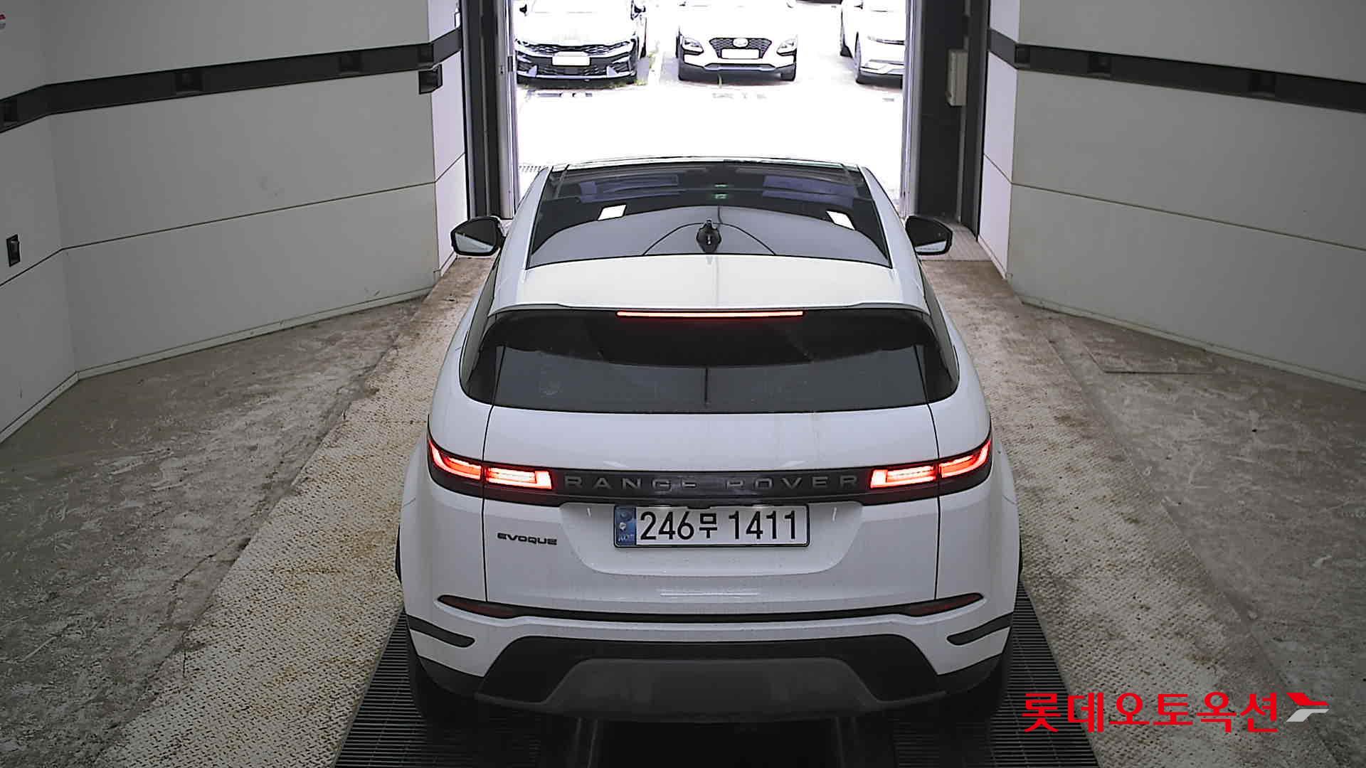 2025 - land rover range rover