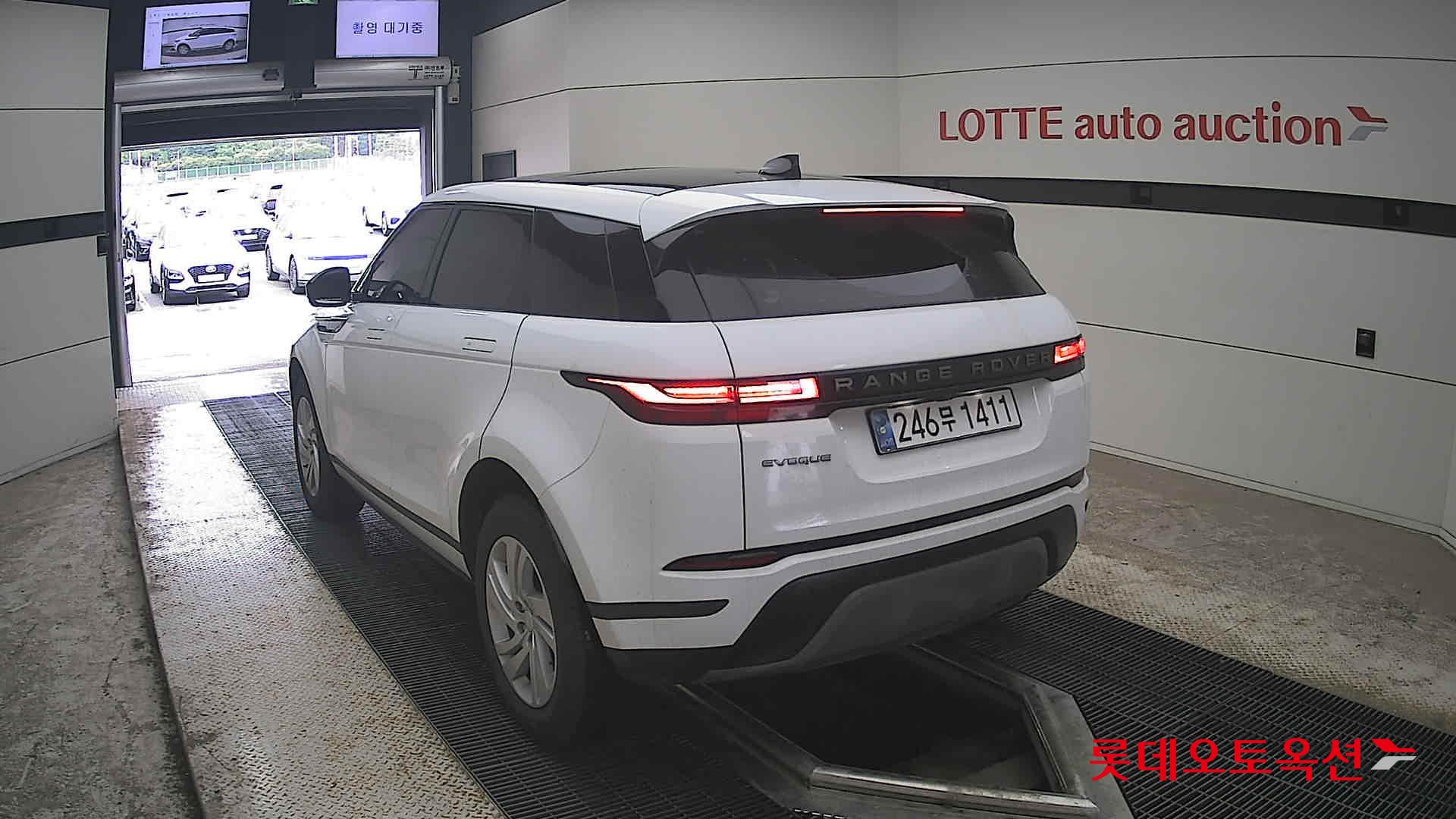2025 - land rover range rover