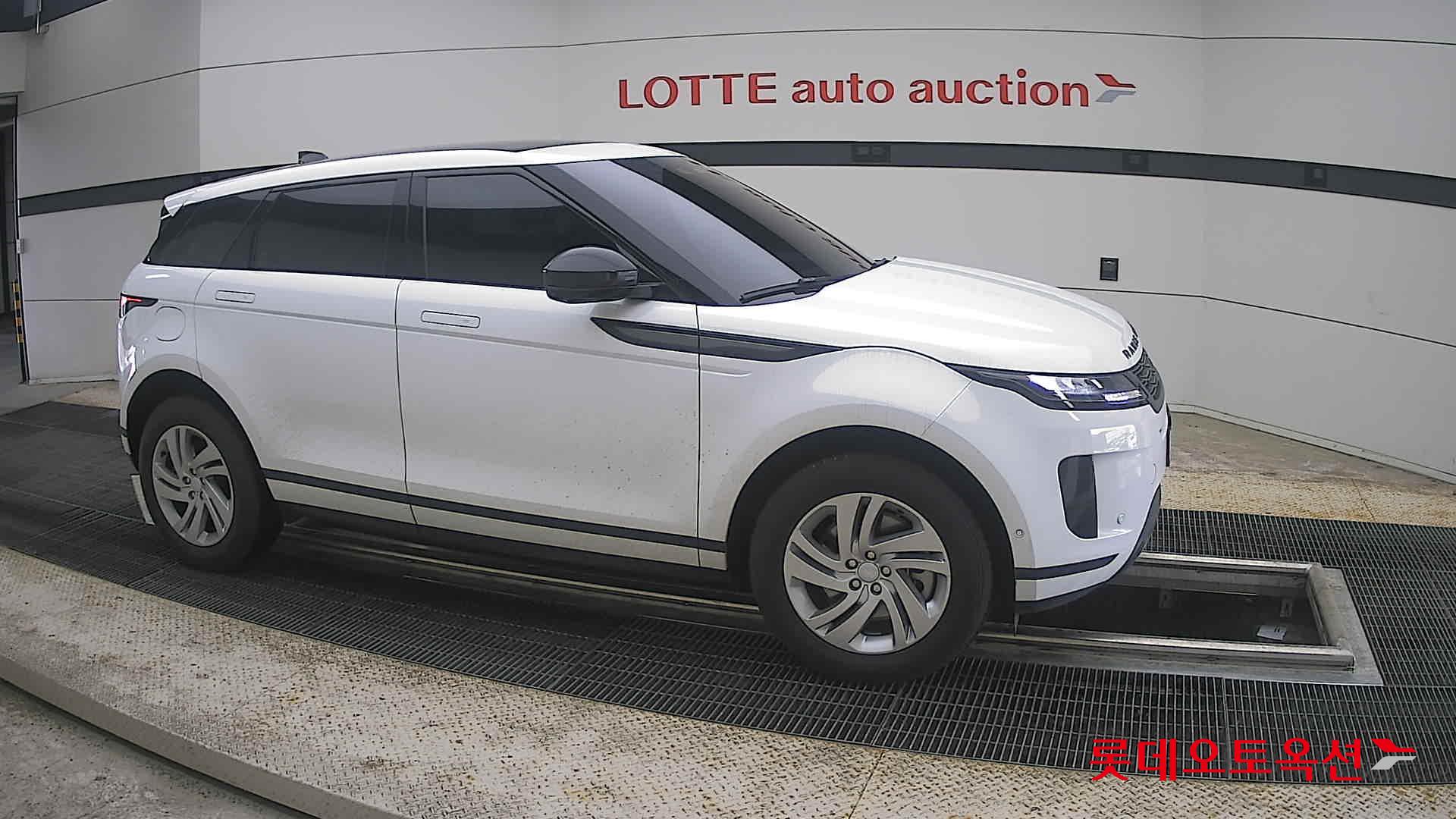 2025 - land rover range rover