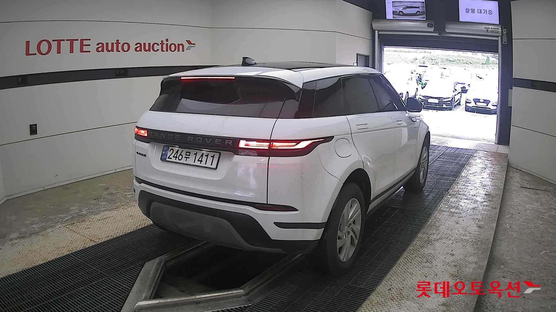 2025 - land rover range rover