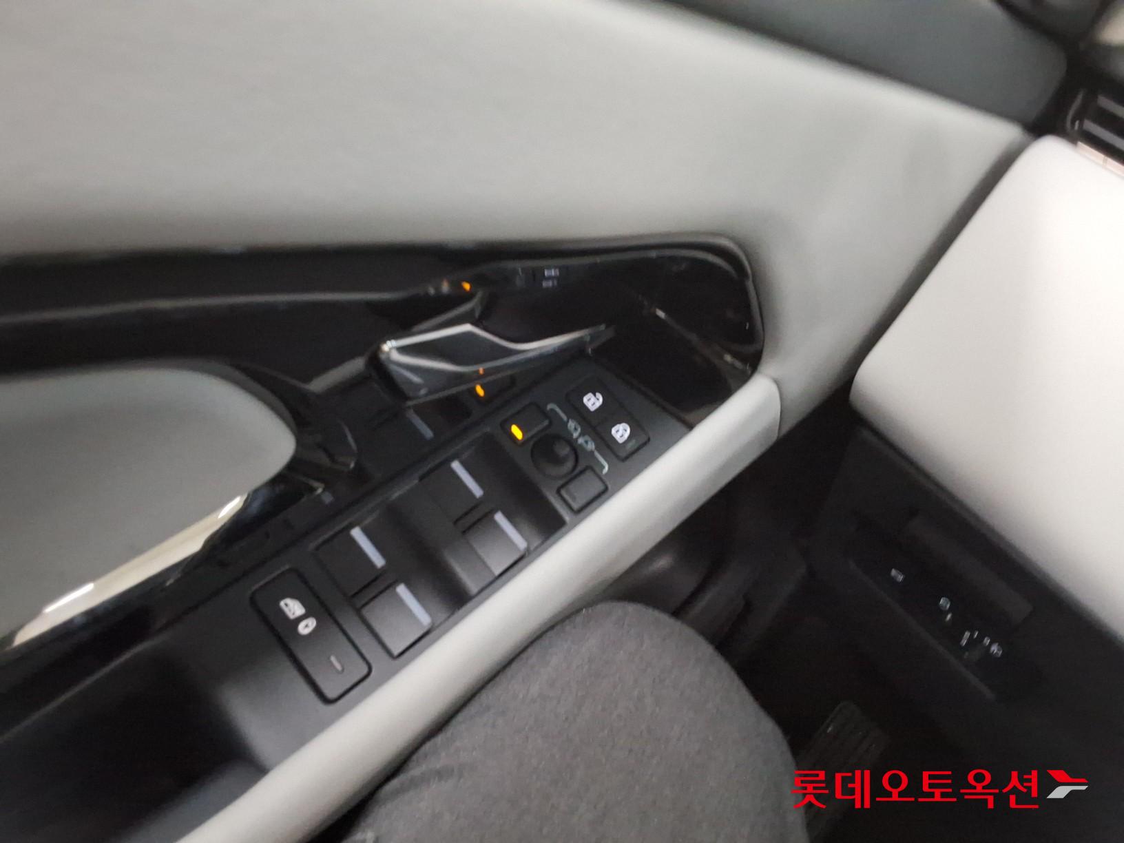 2025 - land rover range rover