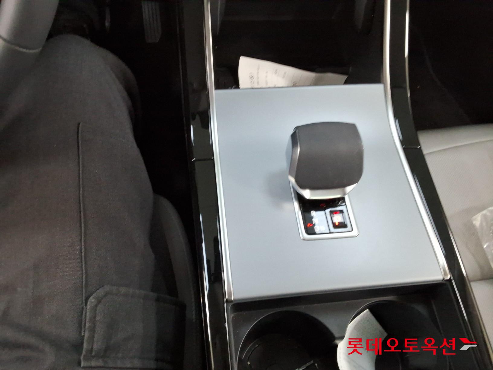 2025 - land rover range rover