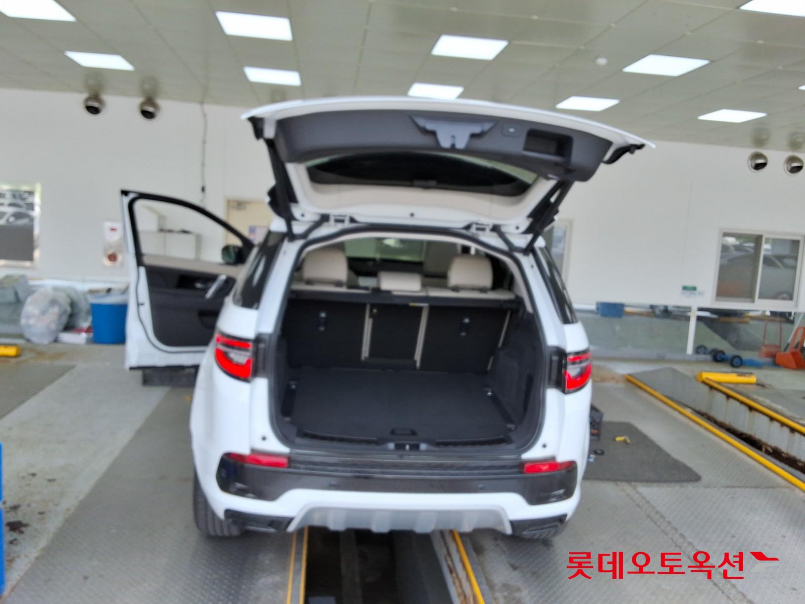 2025 - land rover discovery