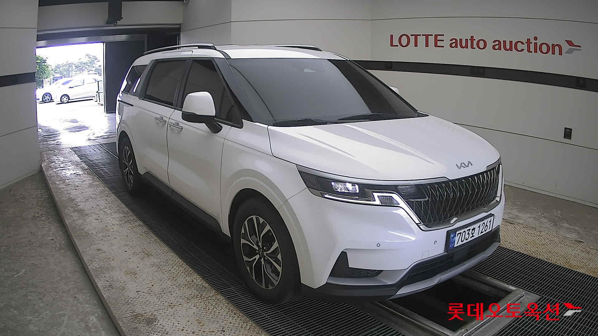 2023 - kia carnival
