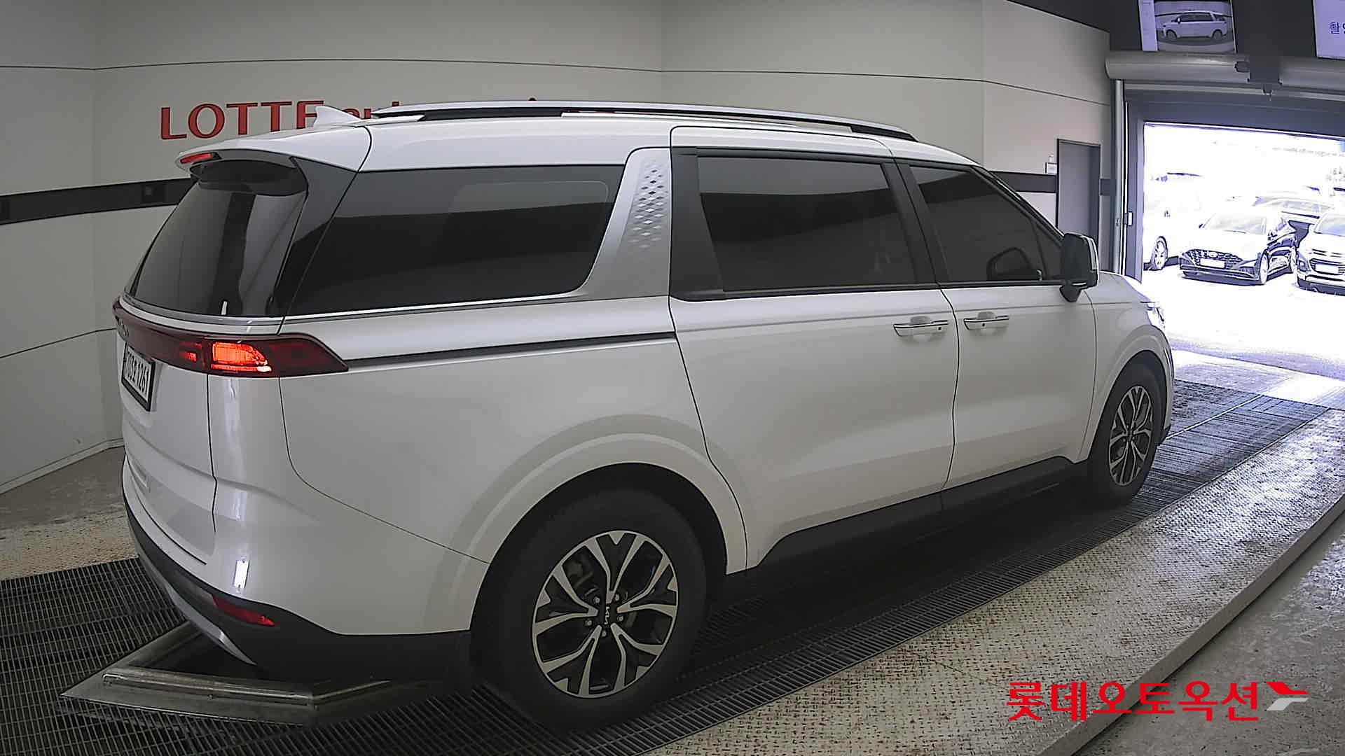 2023 - kia carnival