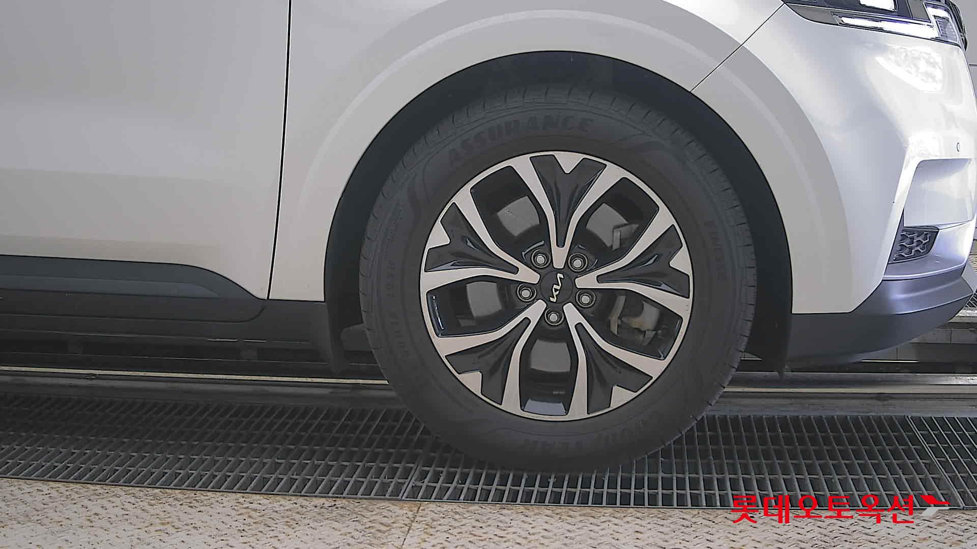 2023 - kia carnival
