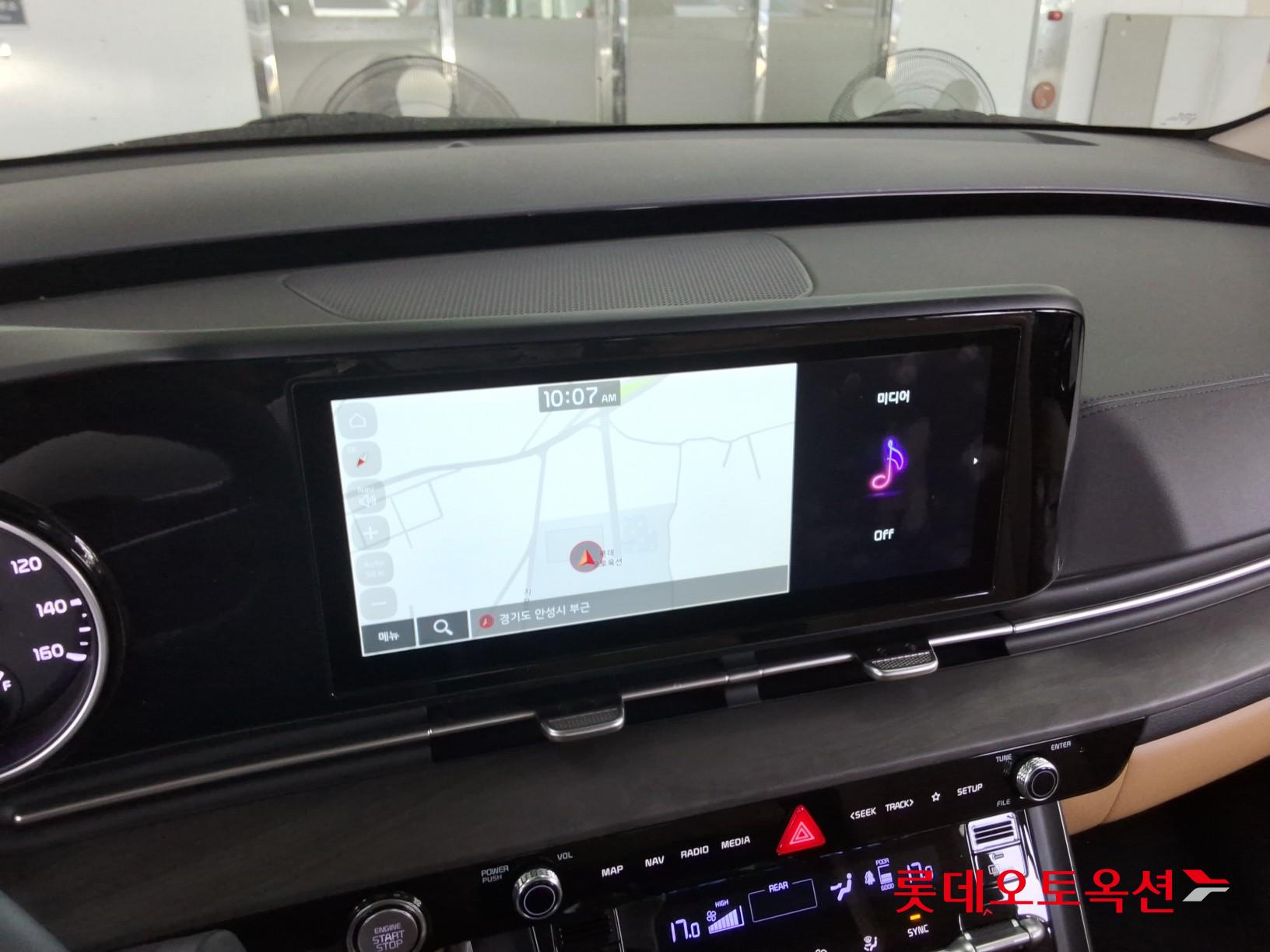 2023 - kia carnival
