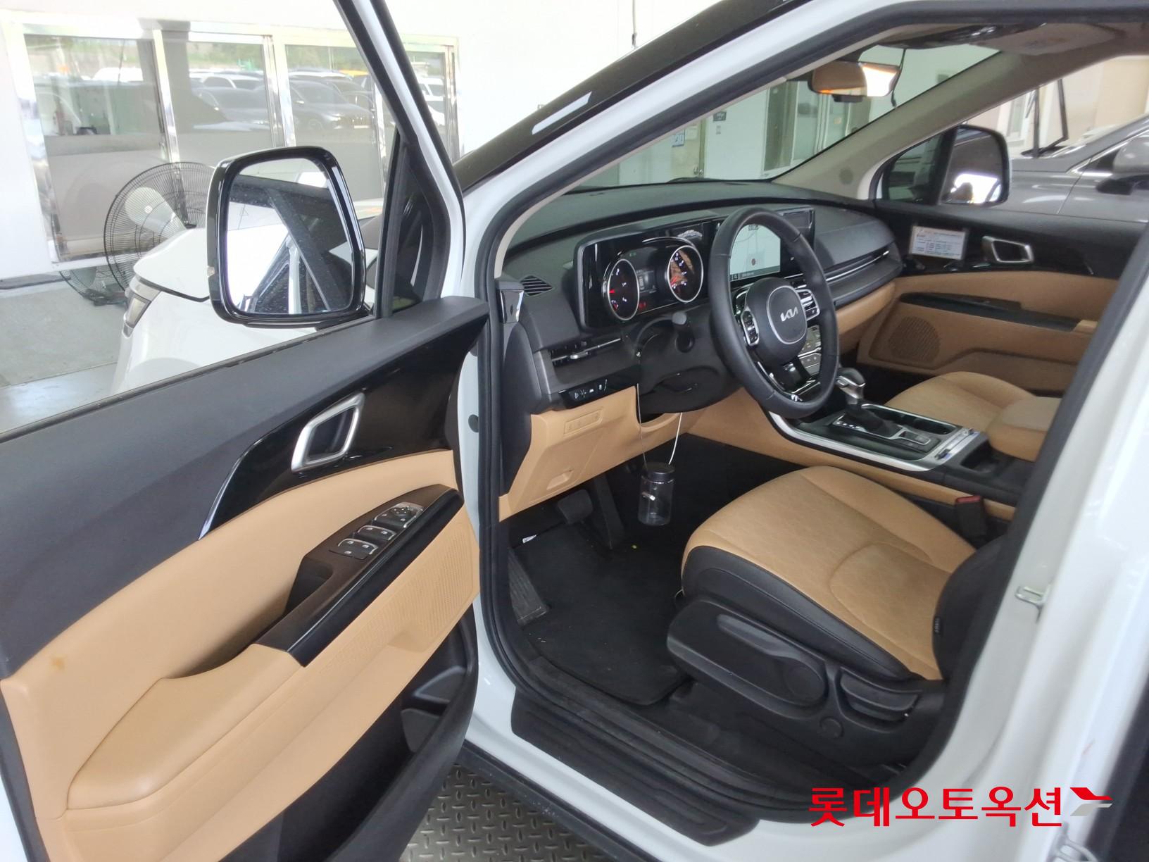 2023 - kia carnival