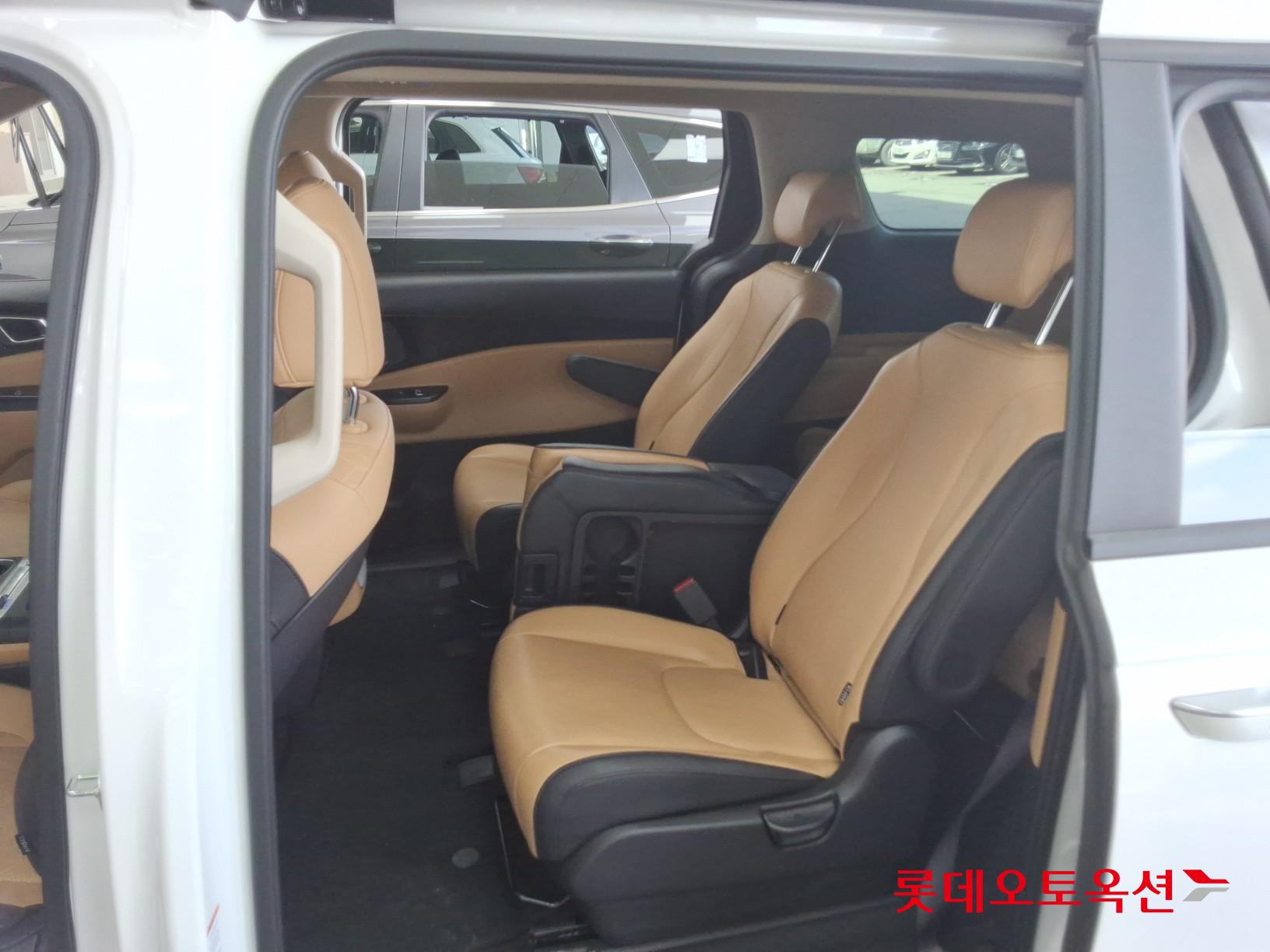 2023 - kia carnival