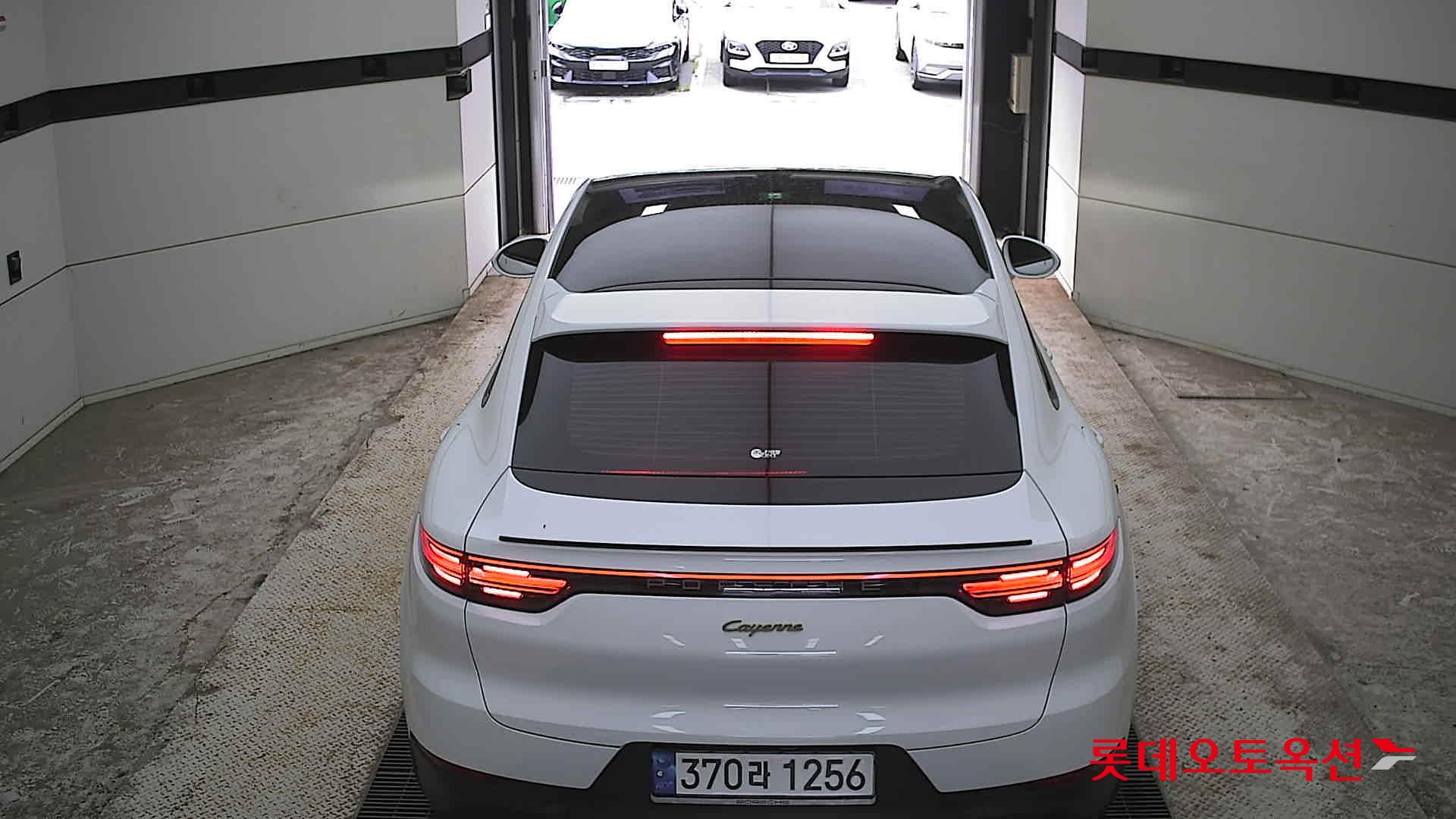 2023 - porsche cayenne