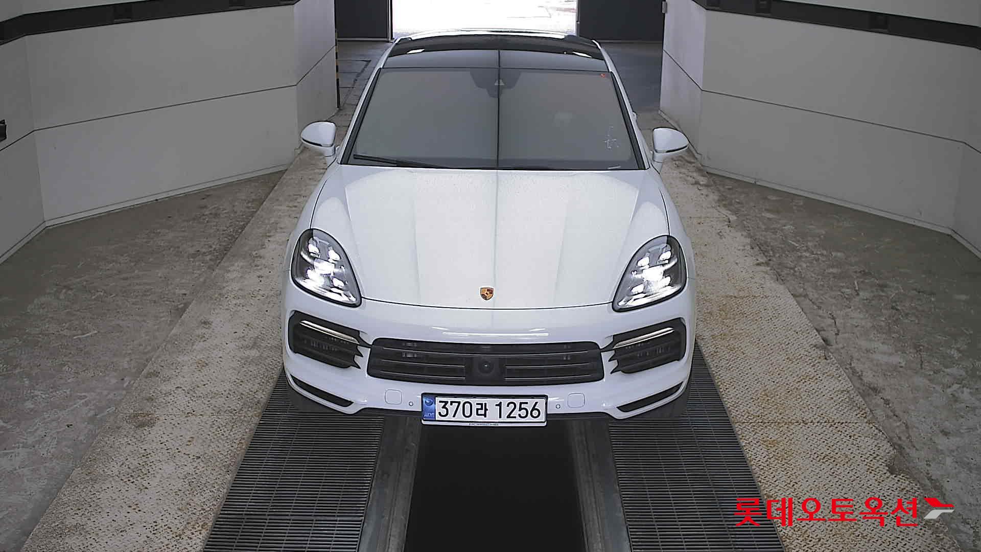 PORSCHE CAYENNE(H) E 플레티넘ED