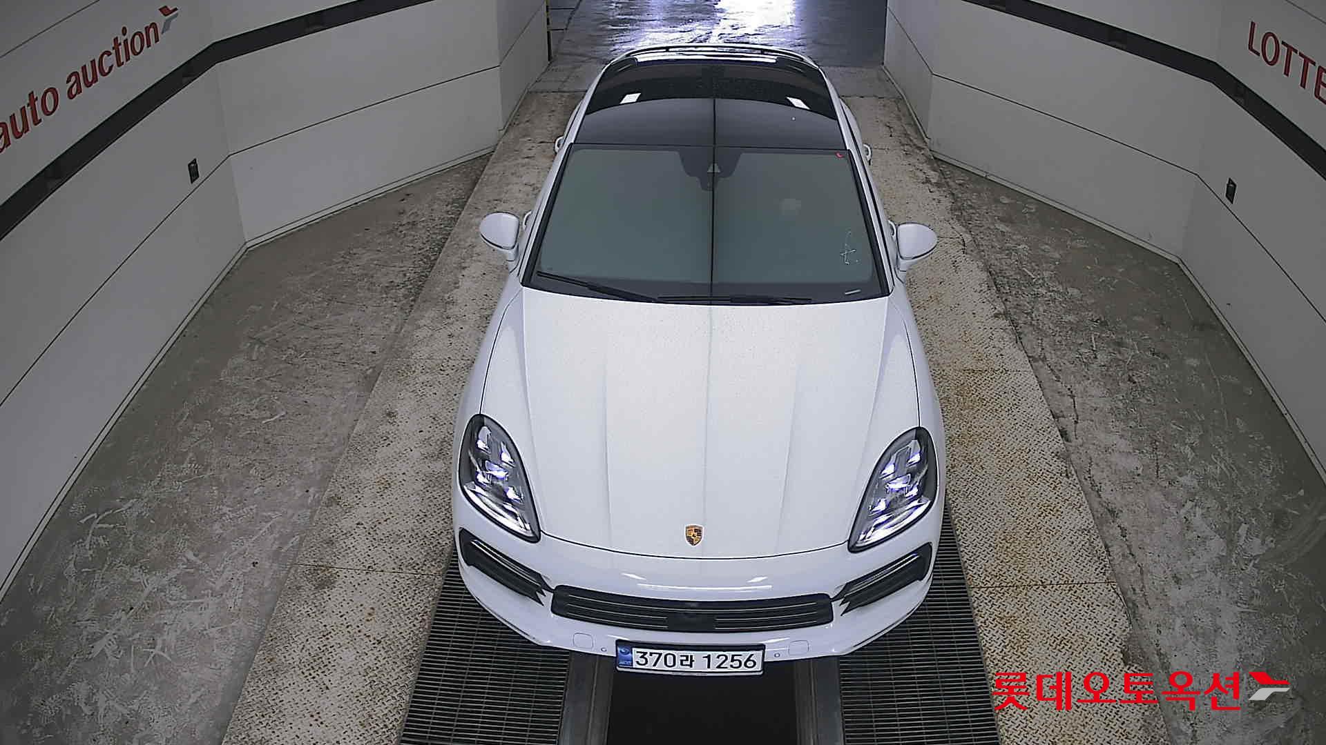 2023 - porsche cayenne
