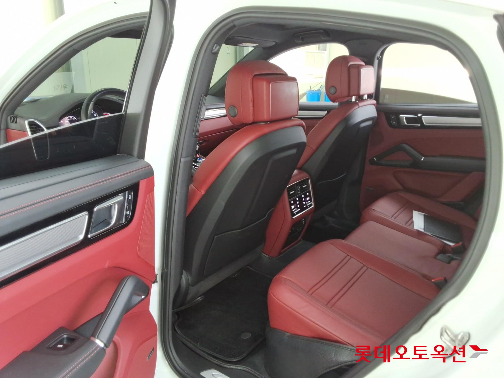 2023 - porsche cayenne