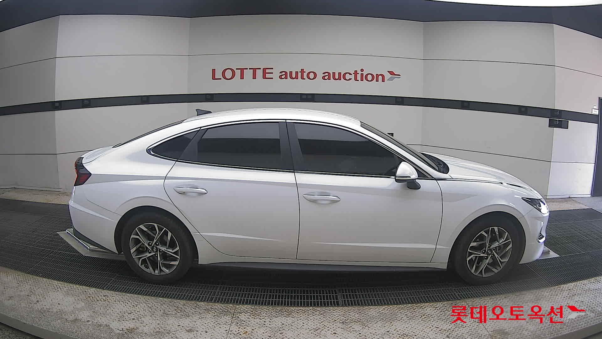 Hyundai Sonata - 21