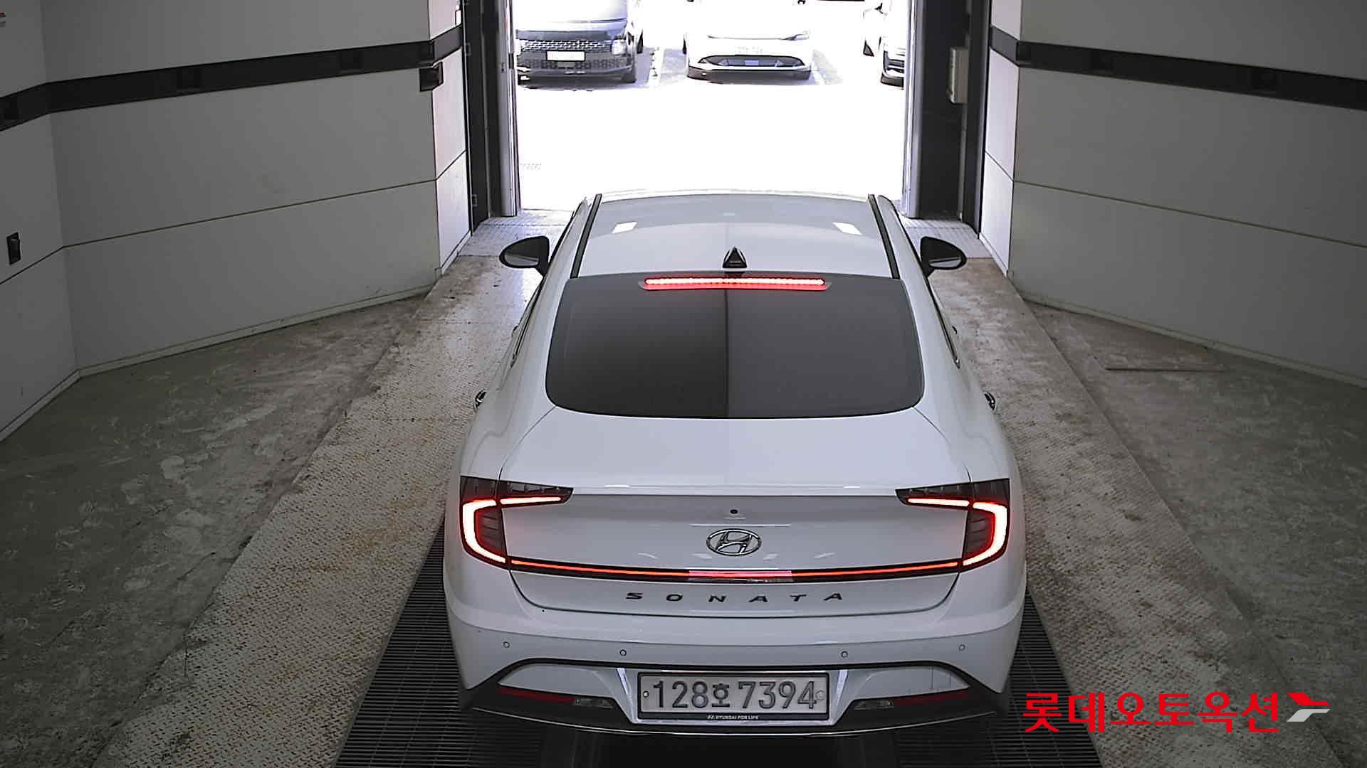 Hyundai Sonata - 17