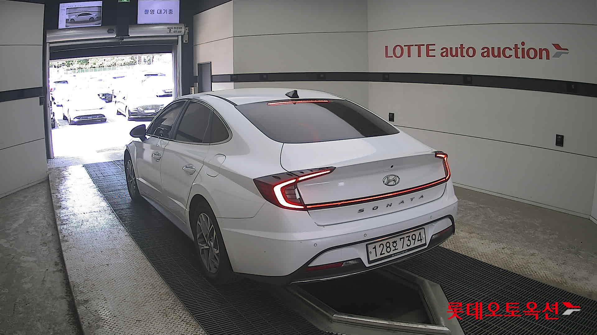 Hyundai Sonata - 16