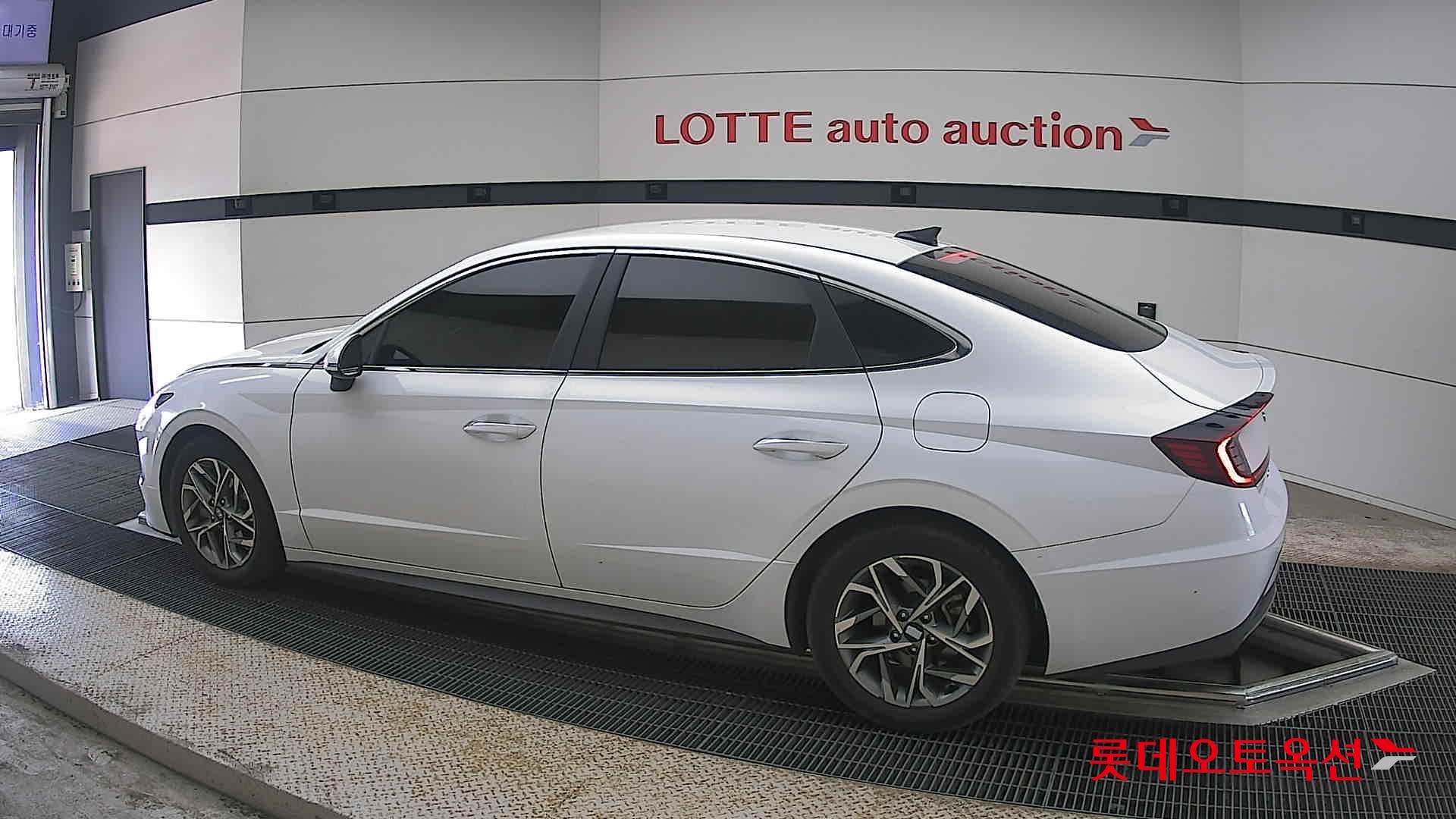 Hyundai Sonata - 14
