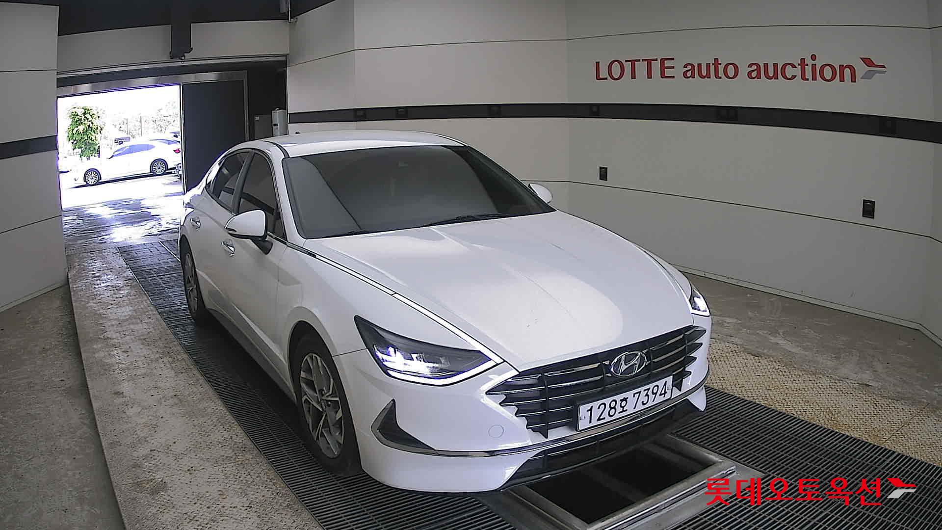 Hyundai Sonata - 24