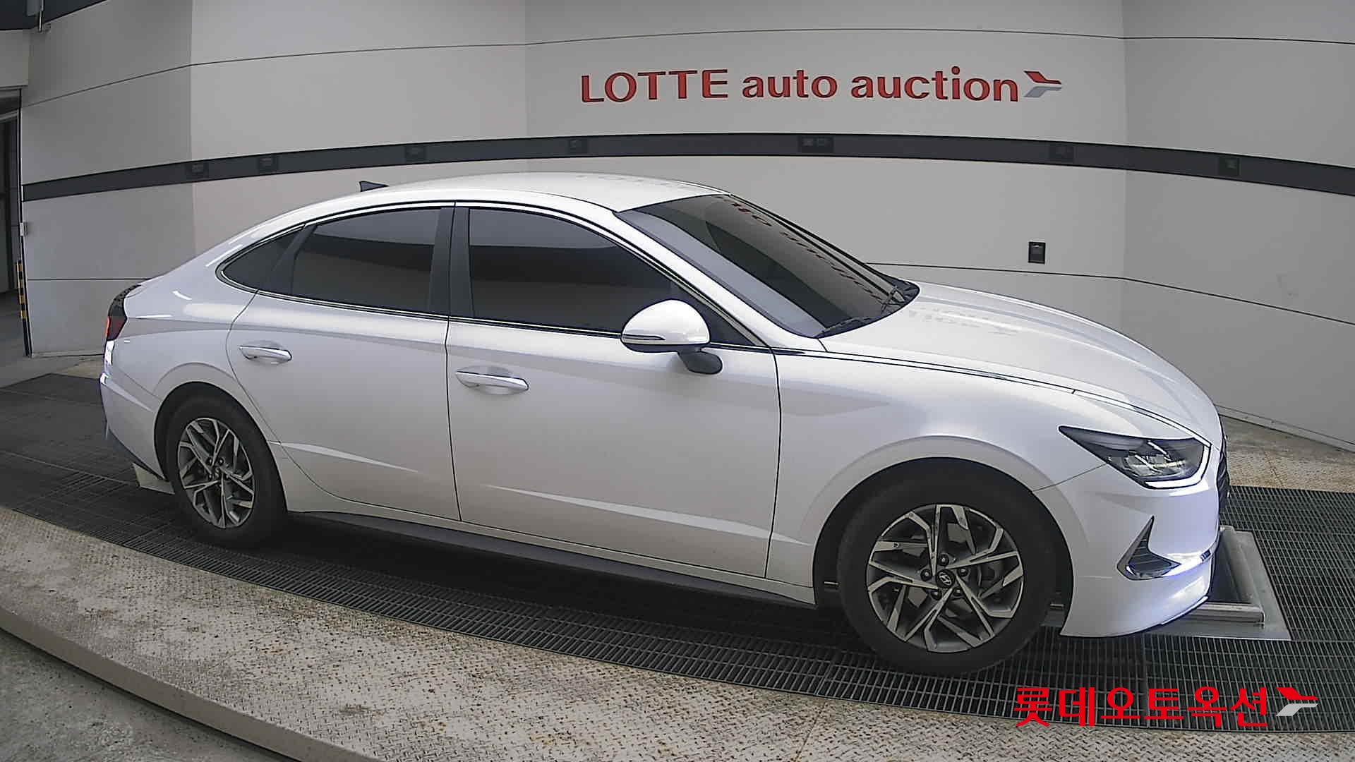 Hyundai Sonata - 22