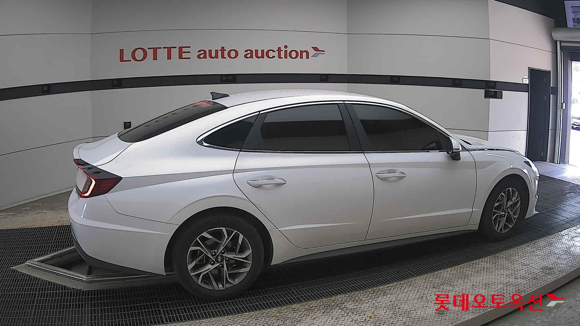 Hyundai Sonata - 20