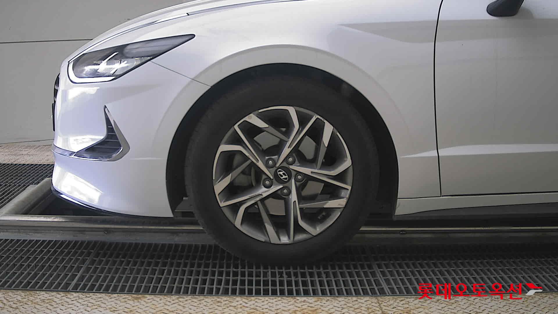 Hyundai Sonata - 25