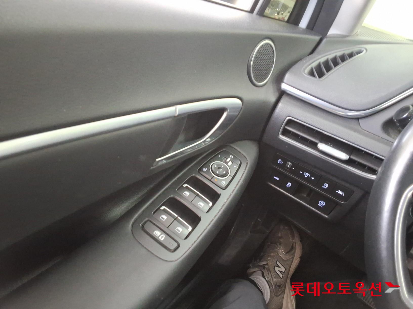 Hyundai Sonata - 29