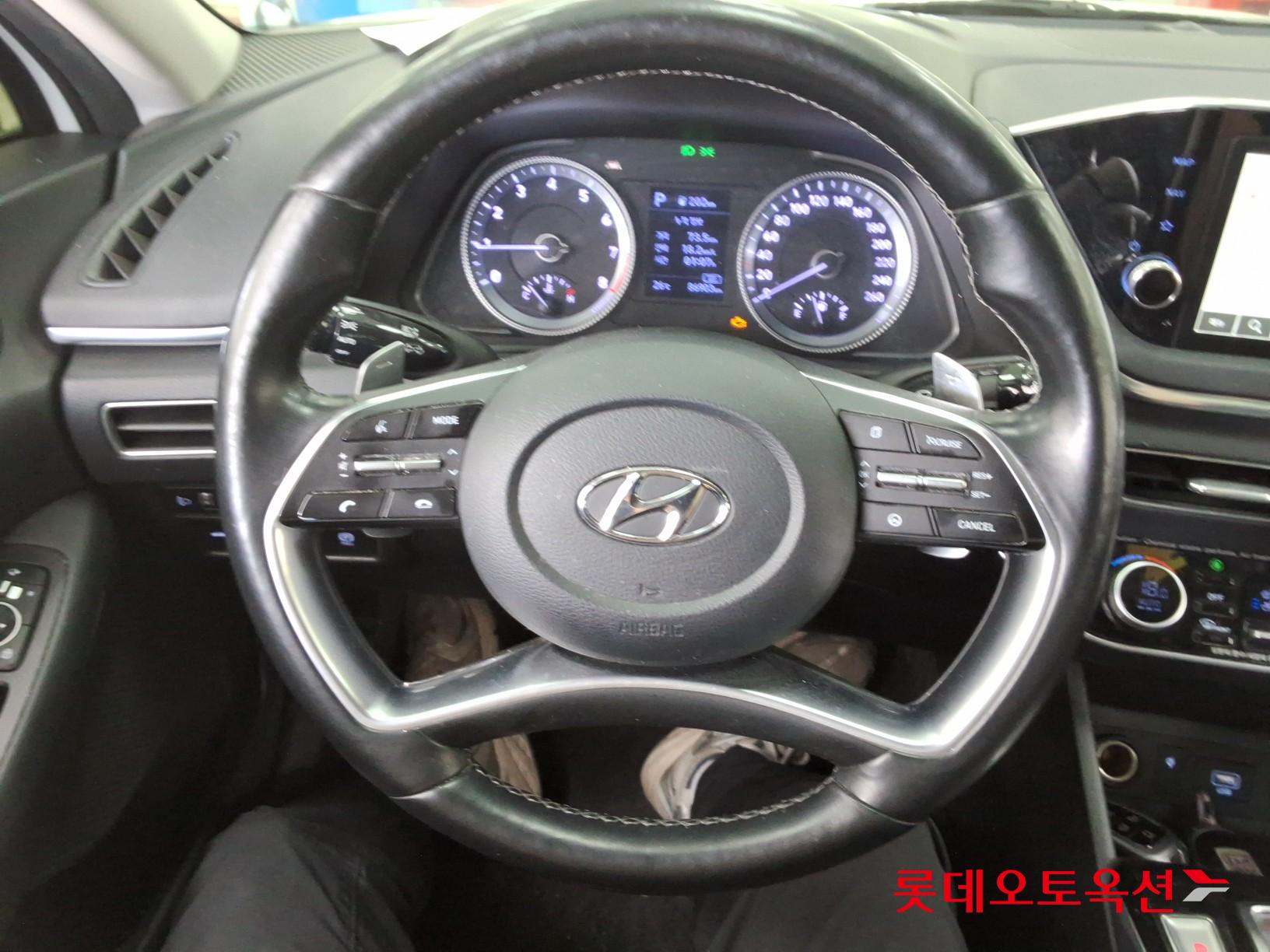 Hyundai Sonata - 30