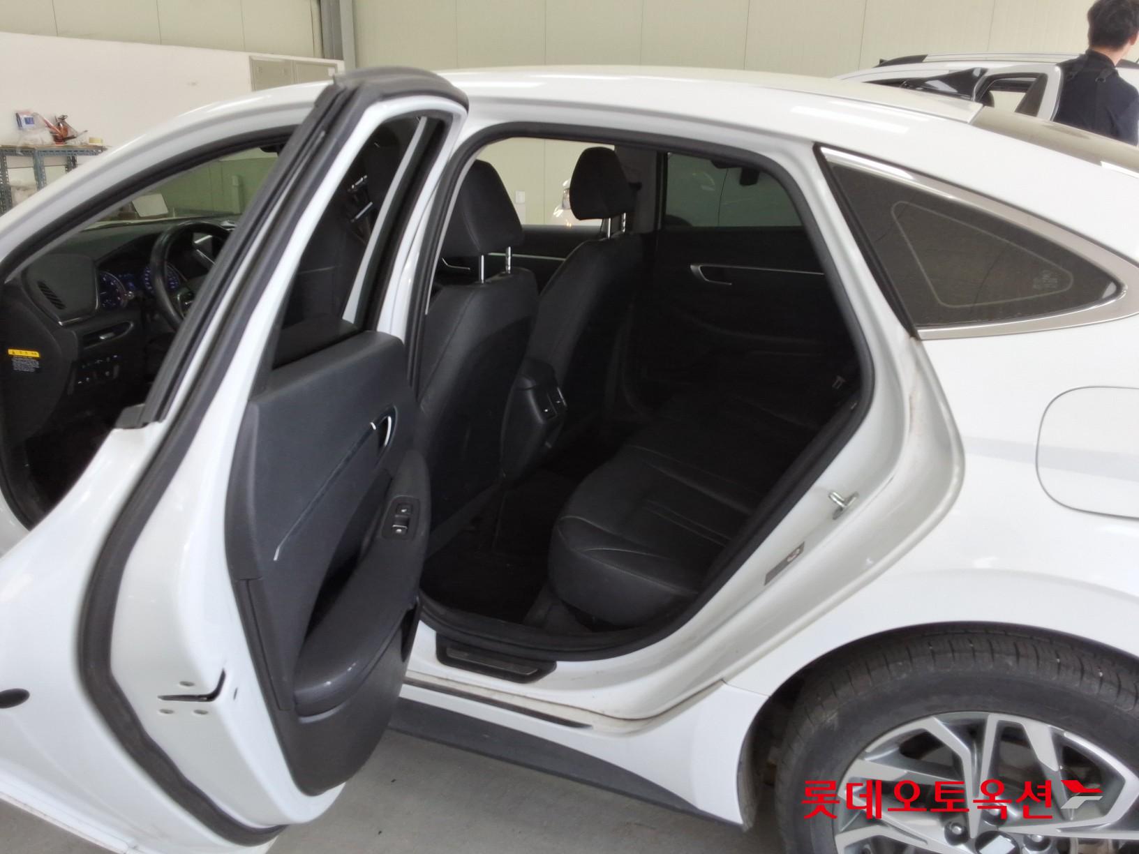 Hyundai Sonata - 38
