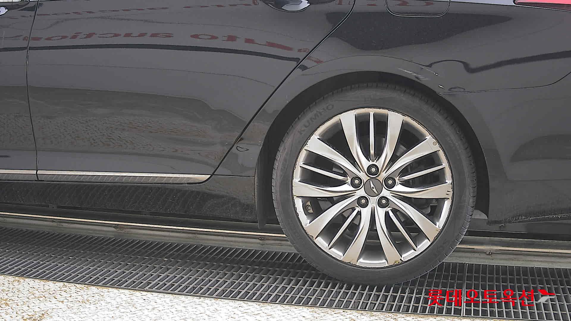 Genesis G80 - 26