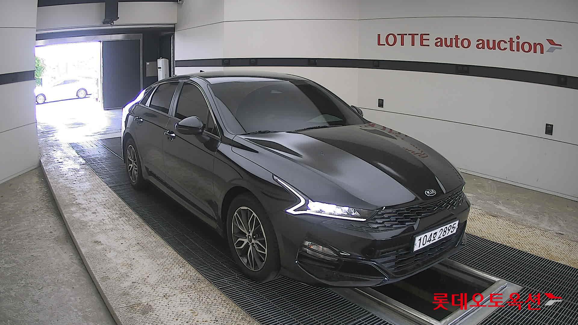 Kia K5 - 6