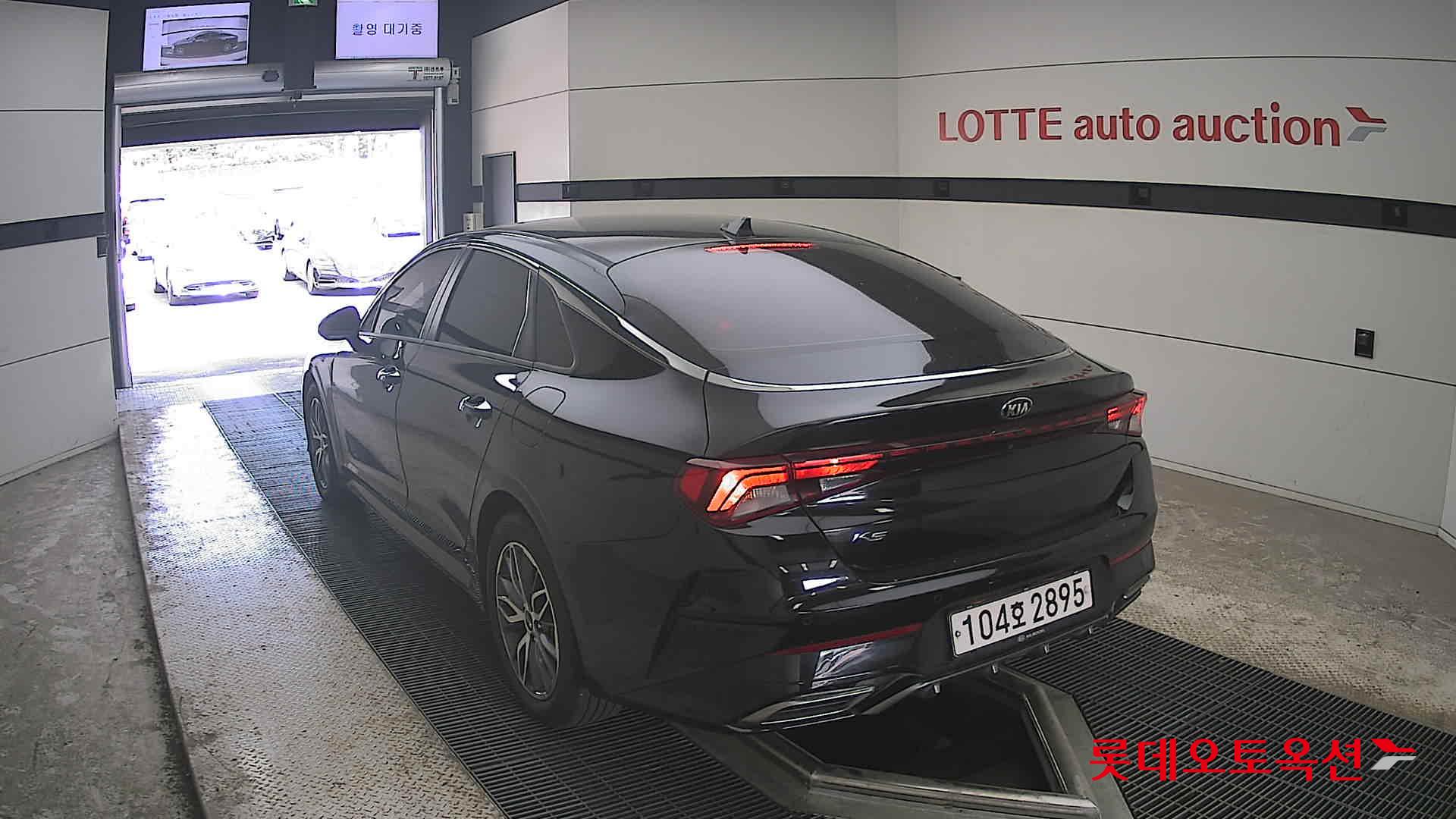 Kia K5 - 16