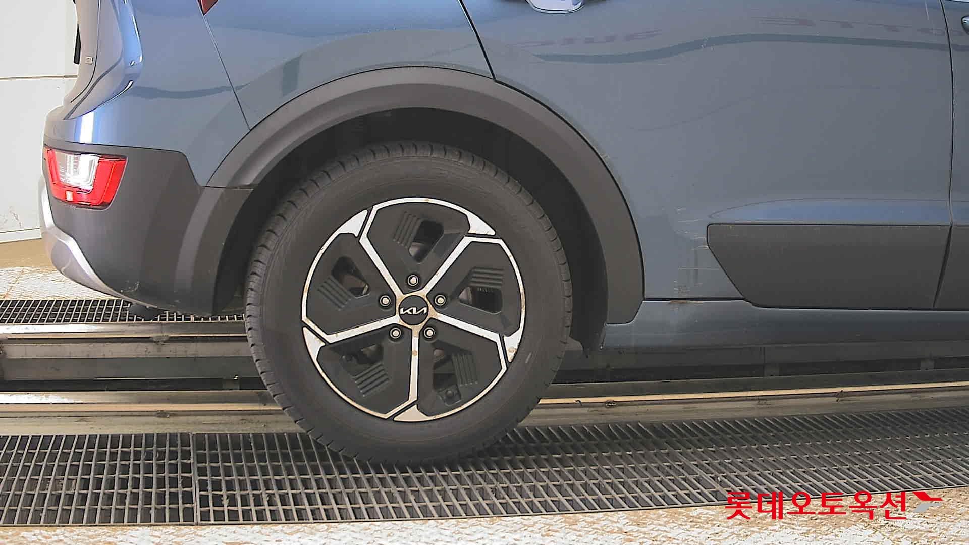 Kia Niro - 28