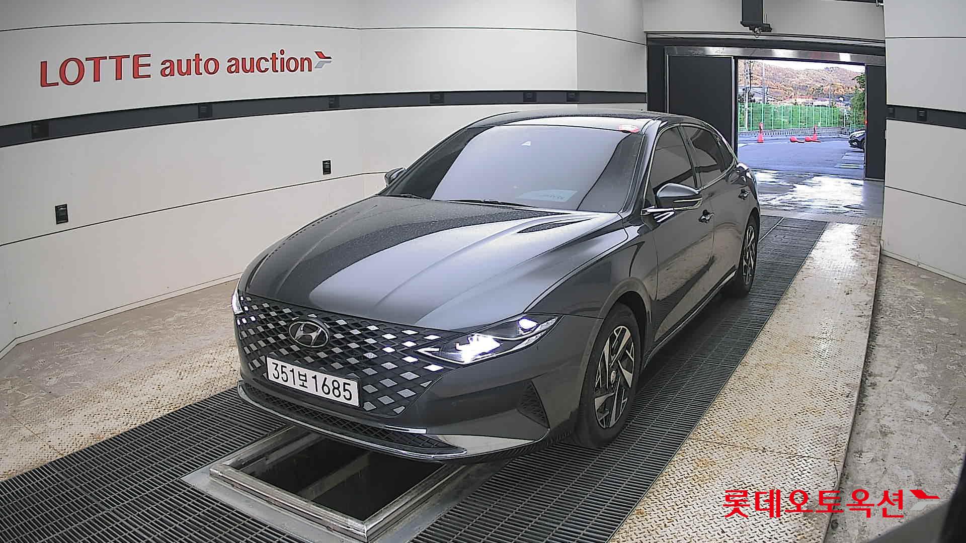 Hyundai Grandeur - 10