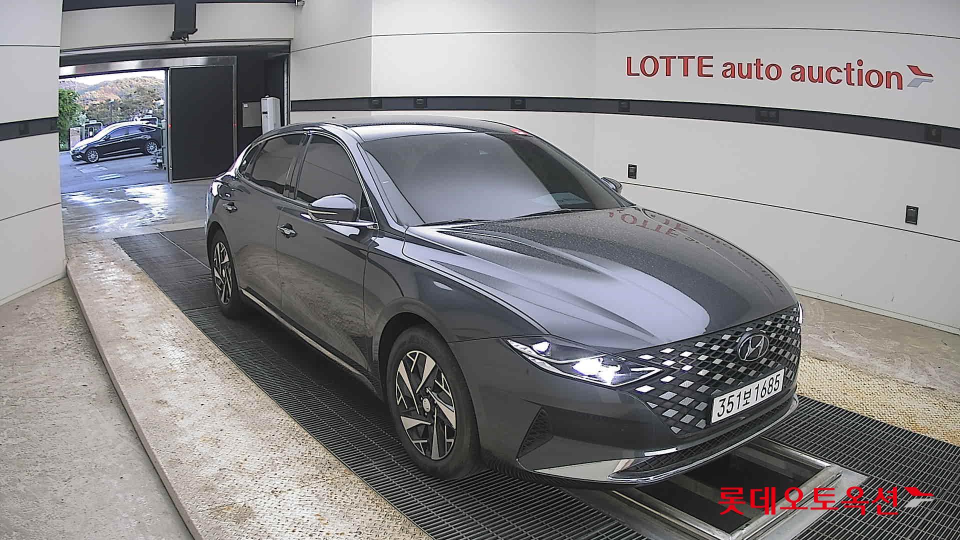 Hyundai Grandeur - 6