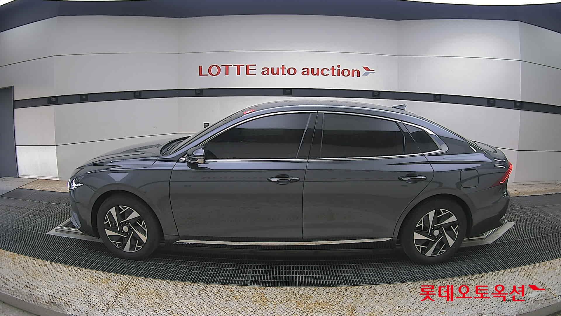 Hyundai Grandeur - 13