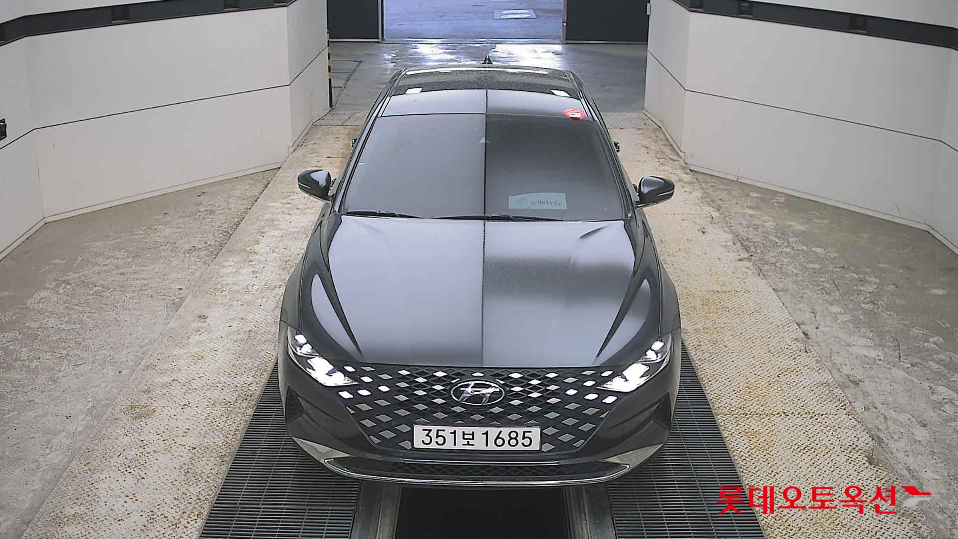 Hyundai Grandeur - 1