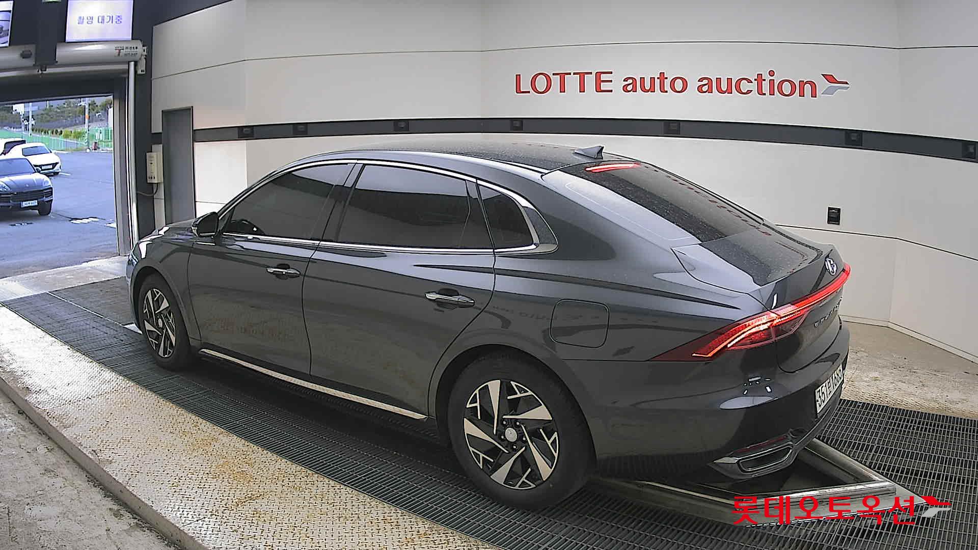 Hyundai Grandeur - 15