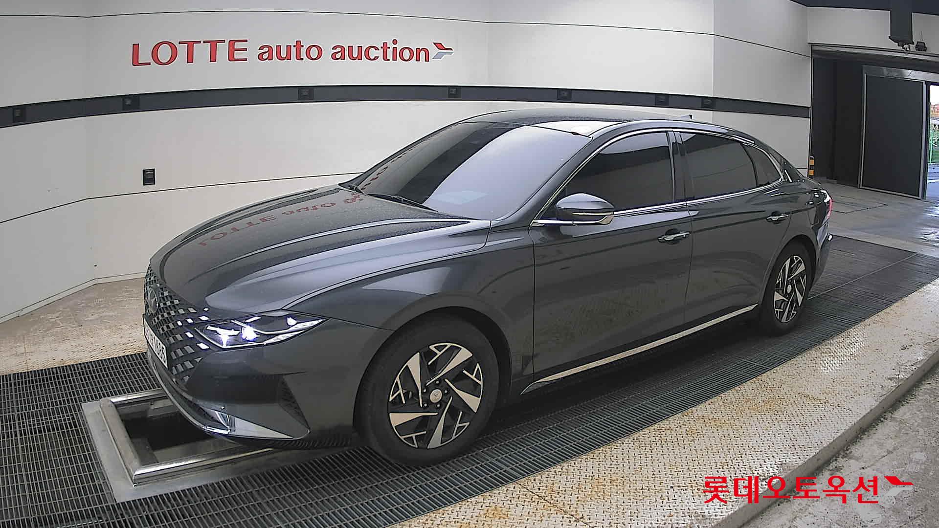 Hyundai Grandeur - 11