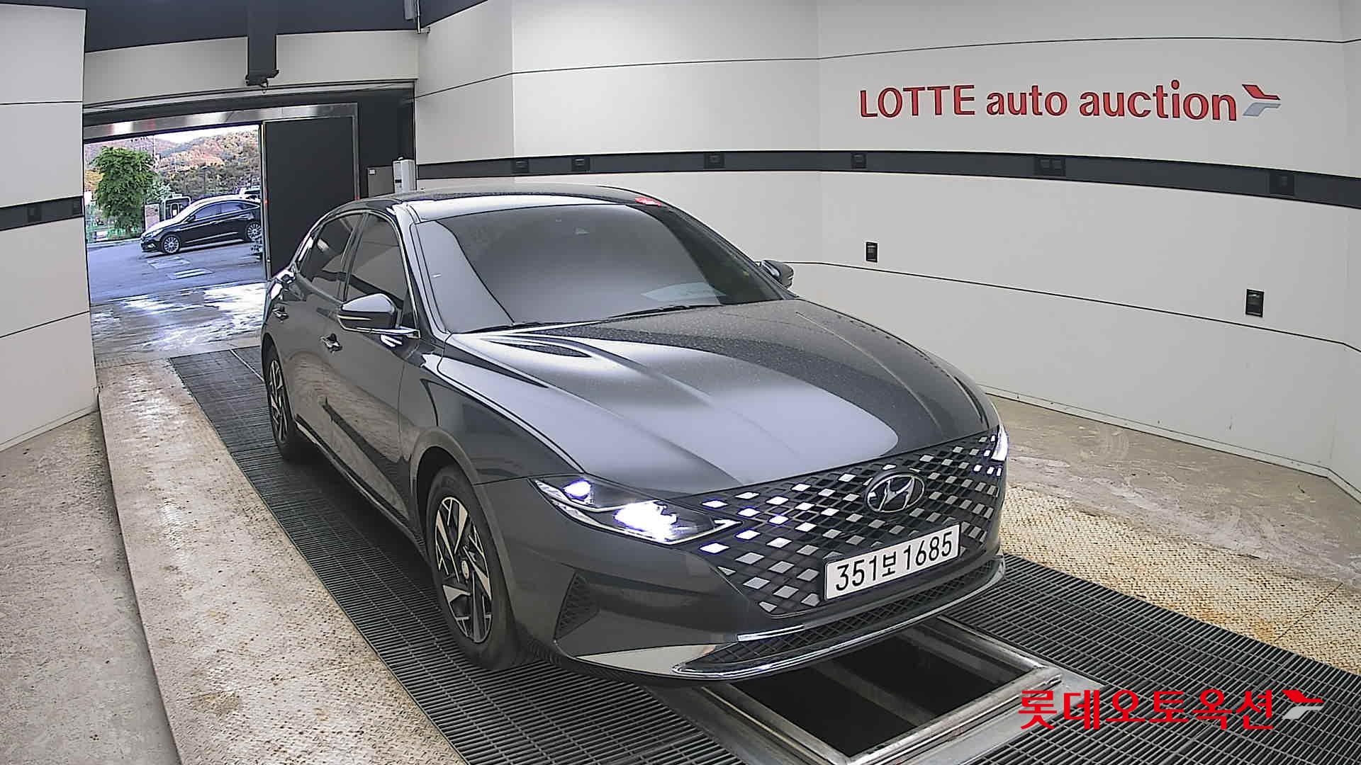 Hyundai Grandeur - 24