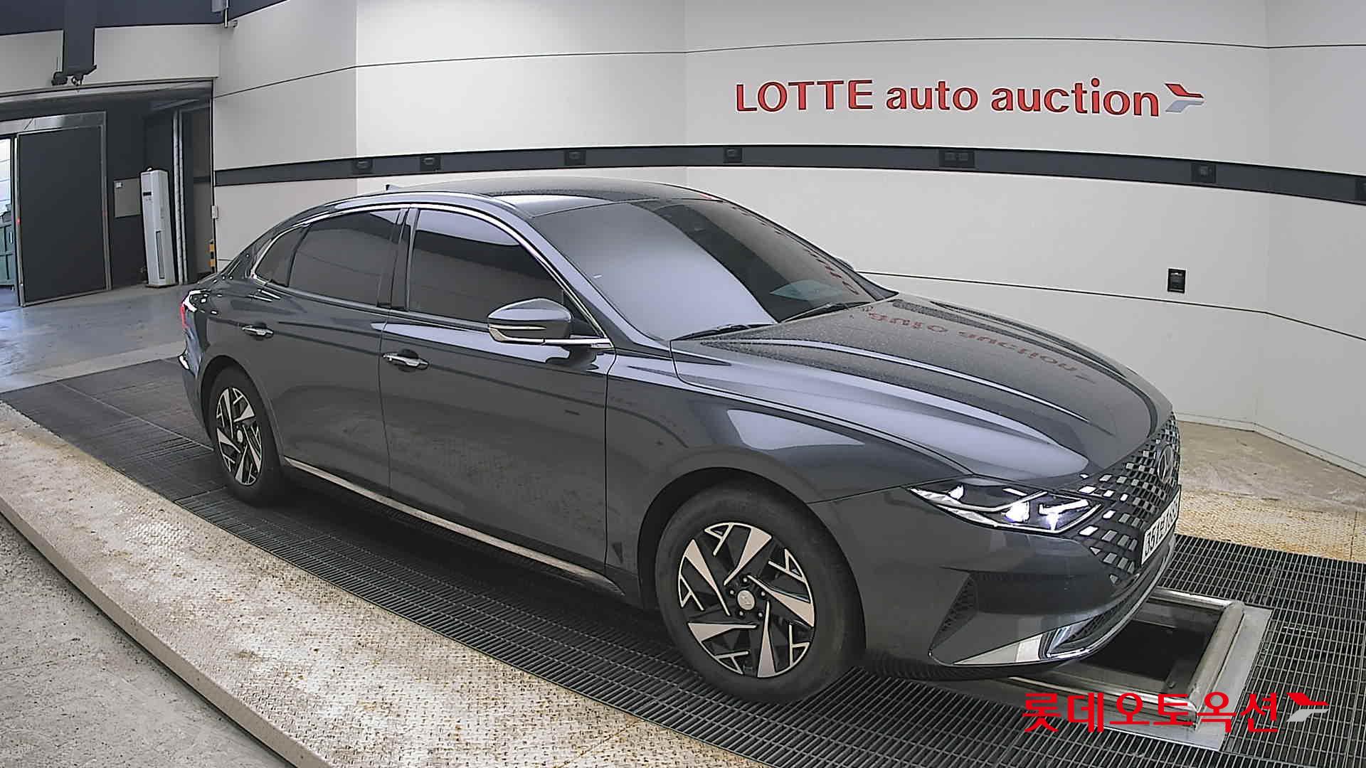 Hyundai Grandeur - 23