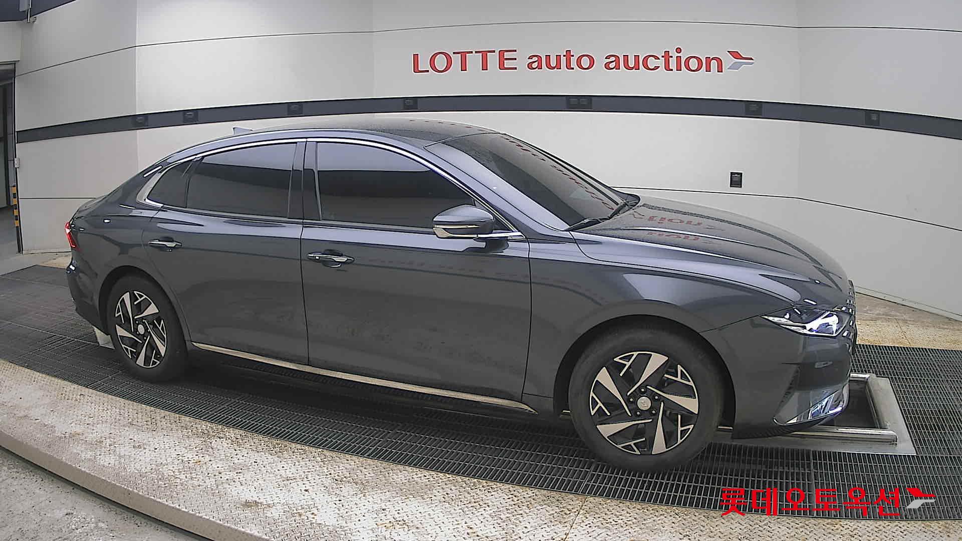 Hyundai Grandeur - 22
